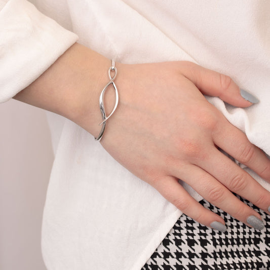 Kit Heath Entwine Twine Twist Hinged Sterling Silver Bangle 70224 M Kit Heath Entwine Twine Twist Hinged Sterling Silver Bangle 70224 M