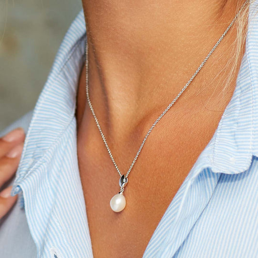 Kit Heath Coast Pebble Pearl Sterling Silver Necklace White Gold Kit Heath Coast Pebble Pearl Sterling Silver Necklace White Gold