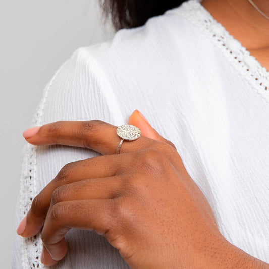 Ripple Texture Round Disc Sterling Silver Ring White Gold Ripple Texture Round Disc Sterling Silver Ring White Gold