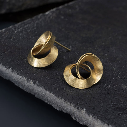 Ribbon Dance Curl Stud earrings White Gold Ribbon Dance Curl Stud earrings White Gold