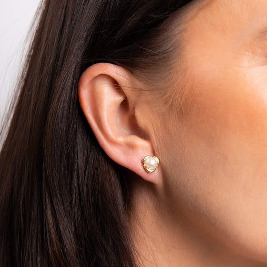 9ct Yellow Gold Petal Bud Pearl Stud Earrings 9ct Yellow Gold Petal Bud Pearl Stud Earrings 9ct Yellow Gold Petal Bud Pearl Stud Earrings 9ct Yellow Gold Petal Bud Pearl Stud Earrings