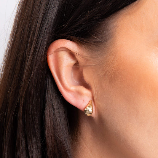 9ct Yellow Gold Ribbed Pear Drop Stud Earrings 9ct Yellow Gold Ribbed Pear Drop Stud Earrings 9ct Yellow Gold Ribbed Pear Drop Stud Earrings 9ct Yellow Gold Ribbed Pear Drop Stud Earrings