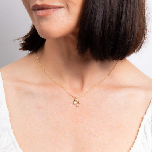 9ct Yellow Gold Willow Leaf Pearl Necklace 9ct Yellow Gold Willow Leaf Pearl Necklace 9ct Yellow Gold Willow Leaf Pearl Necklace 9ct Yellow Gold Willow Leaf Pearl Necklace