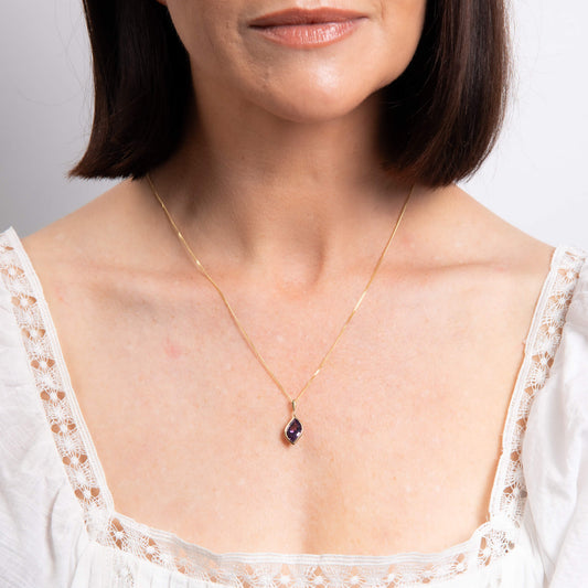 9ct Yellow Gold Flame Cut Amethyst Pendant 9ct Yellow Gold Flame Cut Amethyst Pendant 9ct Yellow Gold Flame Cut Amethyst Pendant 9ct Yellow Gold Flame Cut Amethyst Pendant