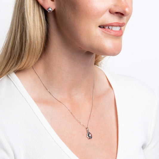 9ct White Gold Fancy Cut Sky Blue Topaz Flower Bud Pendant 9ct White Gold Fancy Cut Sky Blue Topaz Flower Bud Pendant 9ct White Gold Fancy Cut Sky Blue Topaz Flower Bud Pendant 9ct White Gold Fancy Cut Sky Blue Topaz Flower Bud Pendant