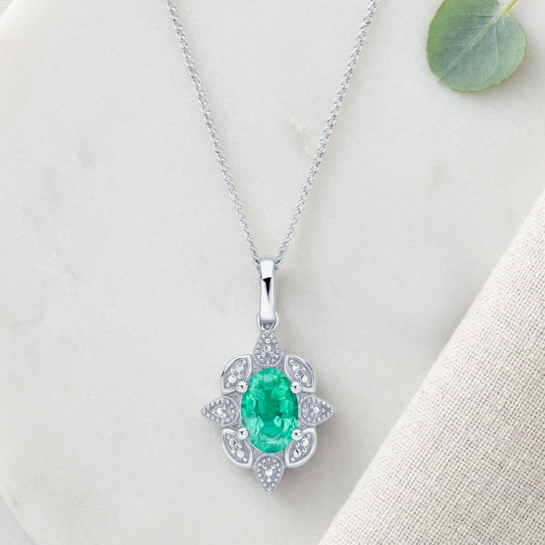 9ct White Gold Art Deco Emerald Pendant