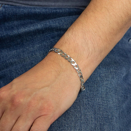 Fred Bennett Mens Heavyweight Diamond Cut Curb Chain Bracelet Fred Bennett Mens Heavyweight Diamond Cut Curb Chain Bracelet Fred Bennett Mens Heavyweight Diamond Cut Curb Chain Bracelet Fred Bennett Mens Heavyweight Diamond Cut Curb Chain Bracelet