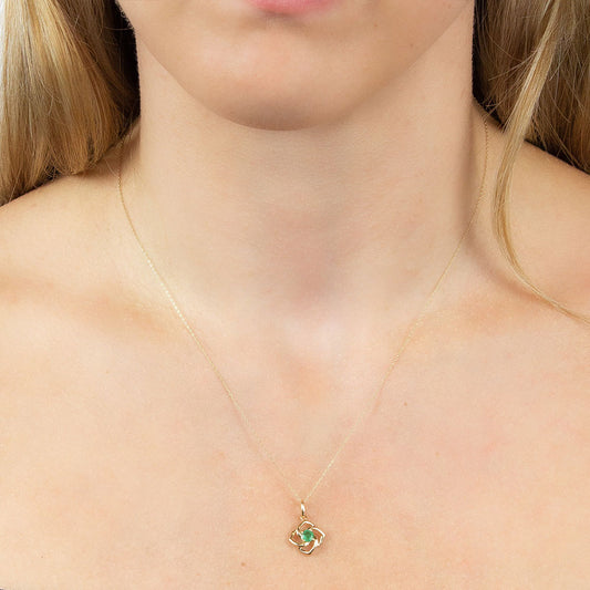 9ct Yellow Gold Emerald Flower Pendant Yellow Gold 9ct Yellow Gold Emerald Flower Pendant Yellow Gold