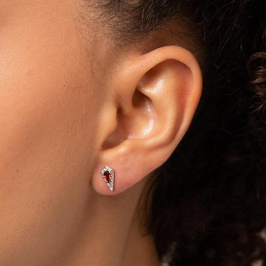 9ct Yellow Gold Trapeze Cut Garnet Stud Earrings Yellow Gold 9ct Yellow Gold Trapeze Cut Garnet Stud Earrings Yellow Gold