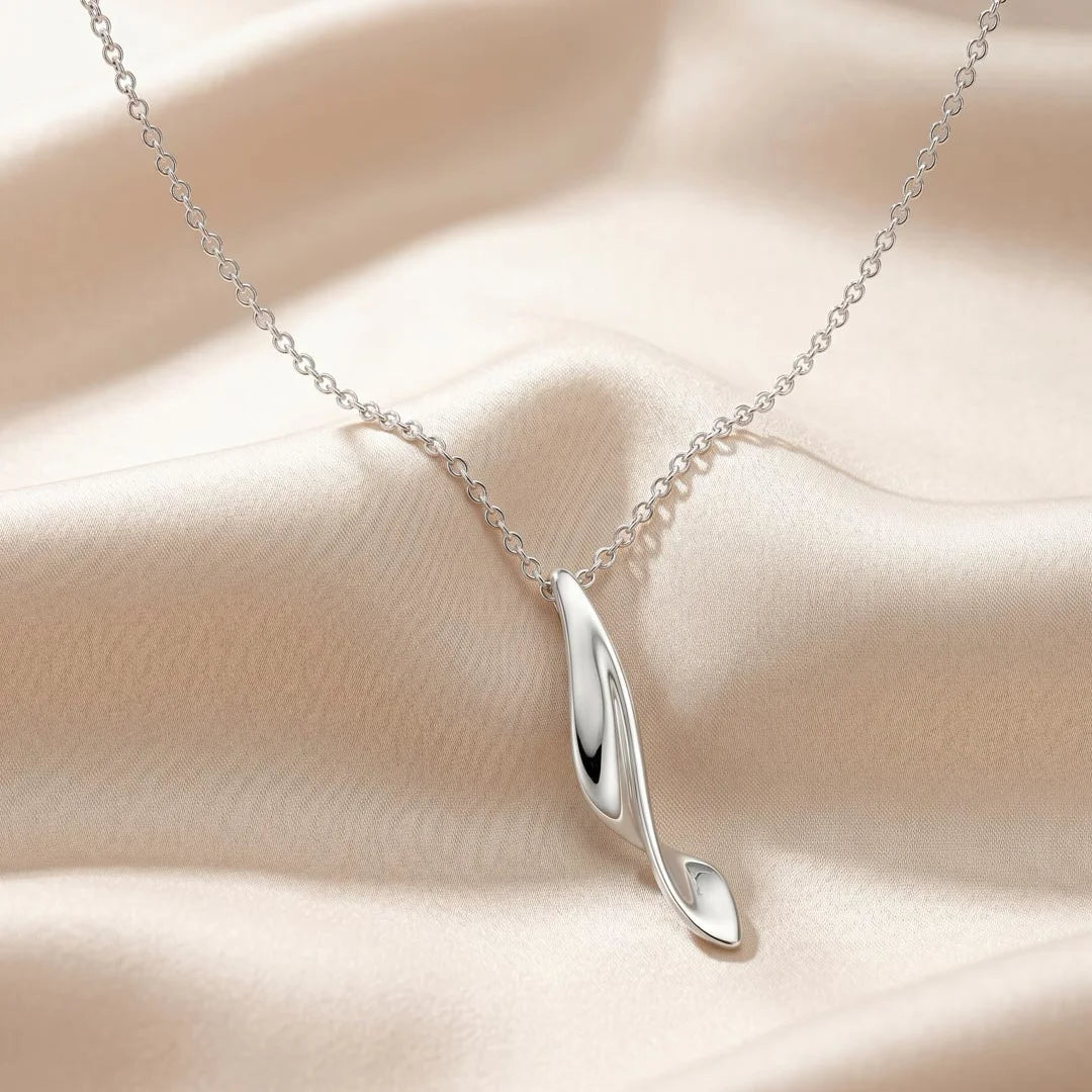 Kit Heath Serenity Curve Small Sterling Silver Necklace