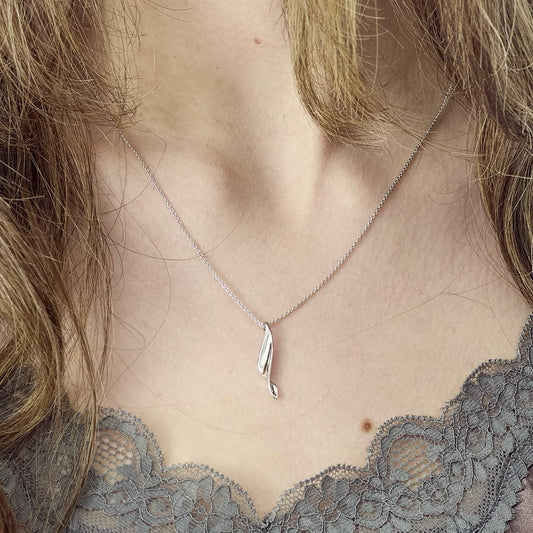 Kit Heath Serenity Curve Small Sterling Silver Necklace Kit Heath Serenity Curve Small Sterling Silver Necklace