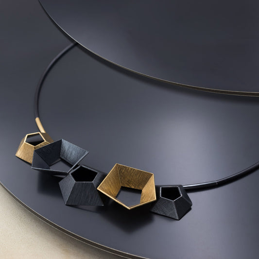 Fold Pentagon Cave Necklace White Gold Fold Pentagon Cave Necklace White Gold