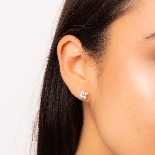 9ct Yellow Gold Floral Luxe Freshwater Pearl Stud Earrings 9ct Yellow Gold Floral Luxe Freshwater Pearl Stud Earrings