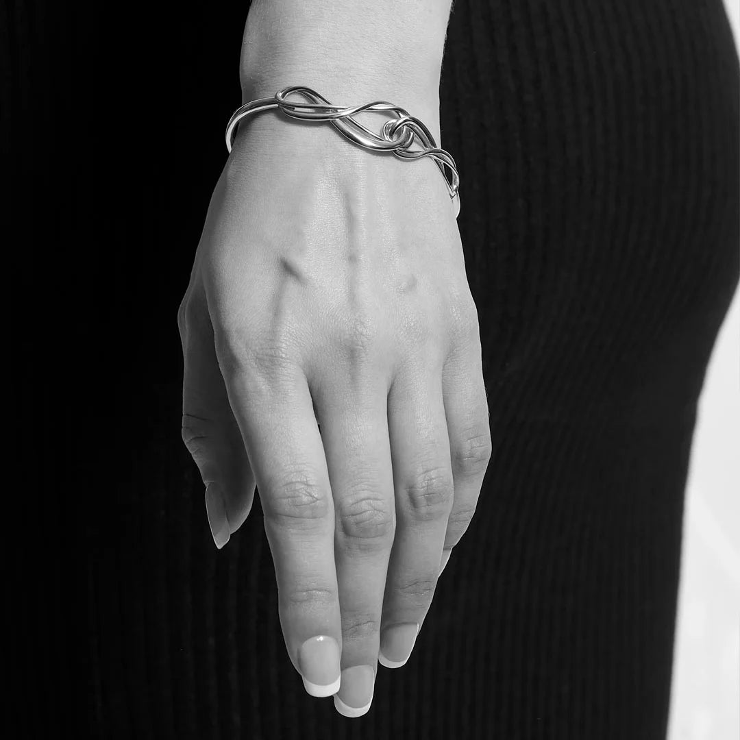 Kit Heath Infinity M/L Sterling Silver Hinged Bangle